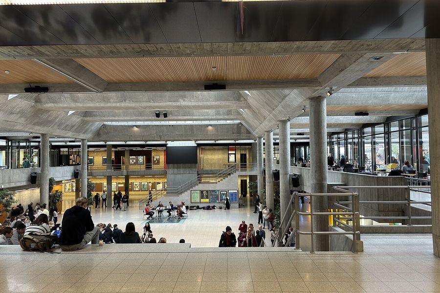 Lichthof der Universität Zürich Irchel